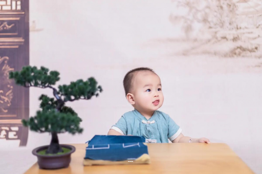 宁波宝宝吐黄水是怎么回事 宁波宝宝吐黄水是怎么回事